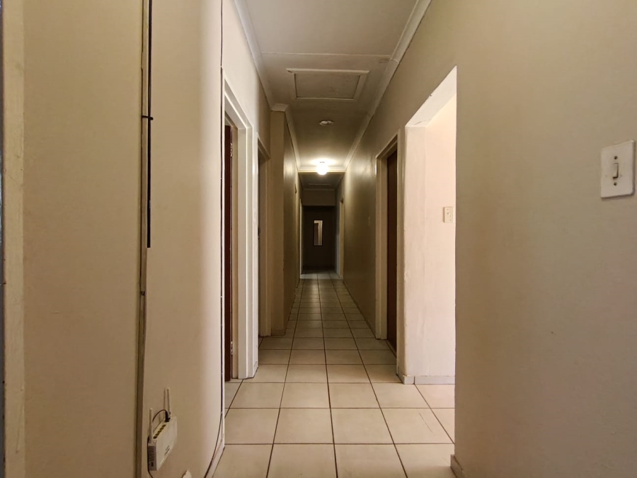 8 Bedroom Property for Sale in Brandwag Free State